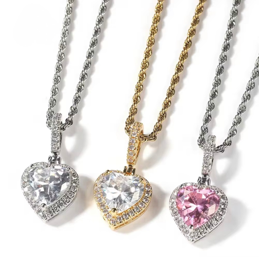 PRETTY HEART NECKLACE