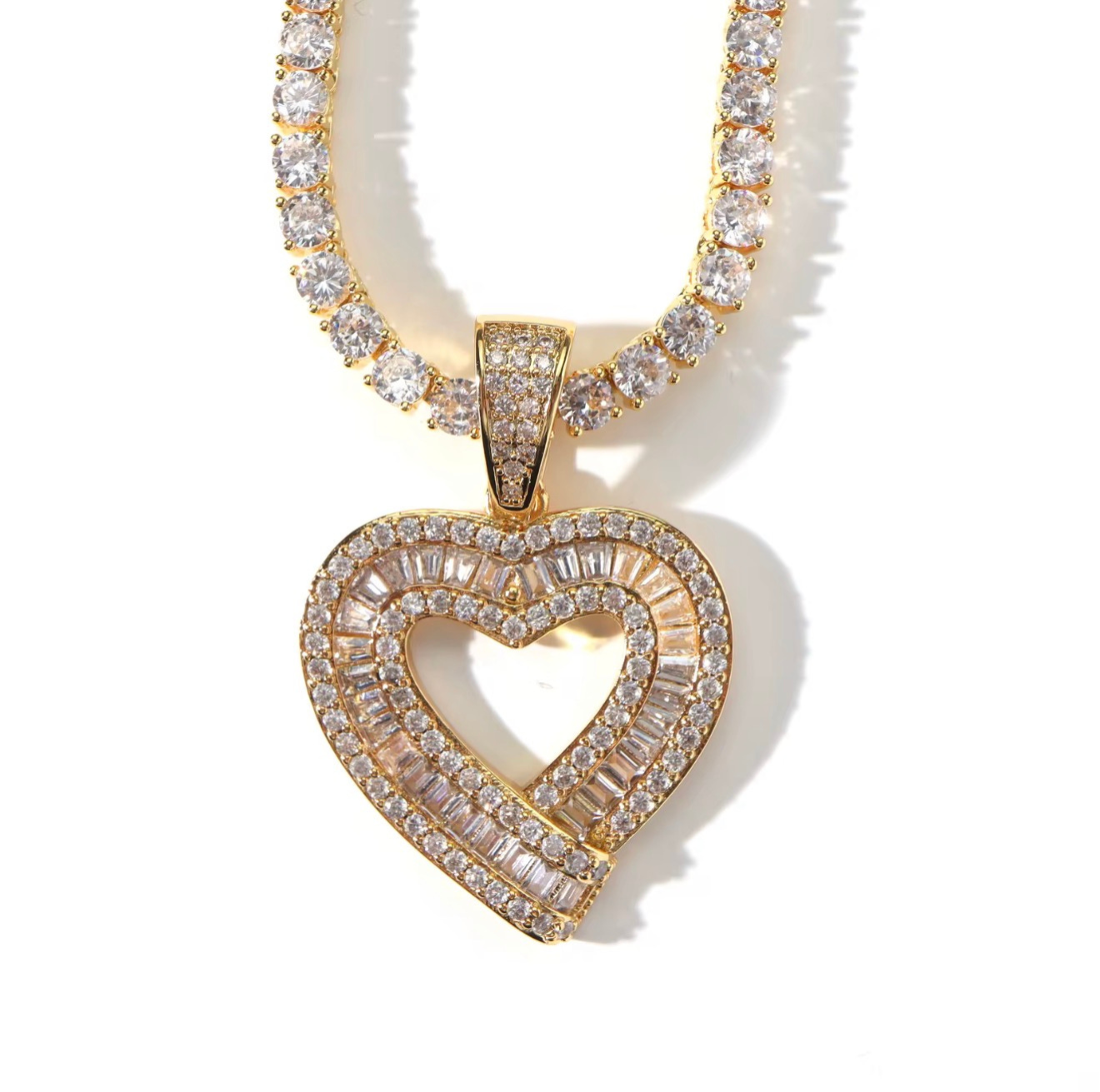 HEART SHAPED NECKLACE