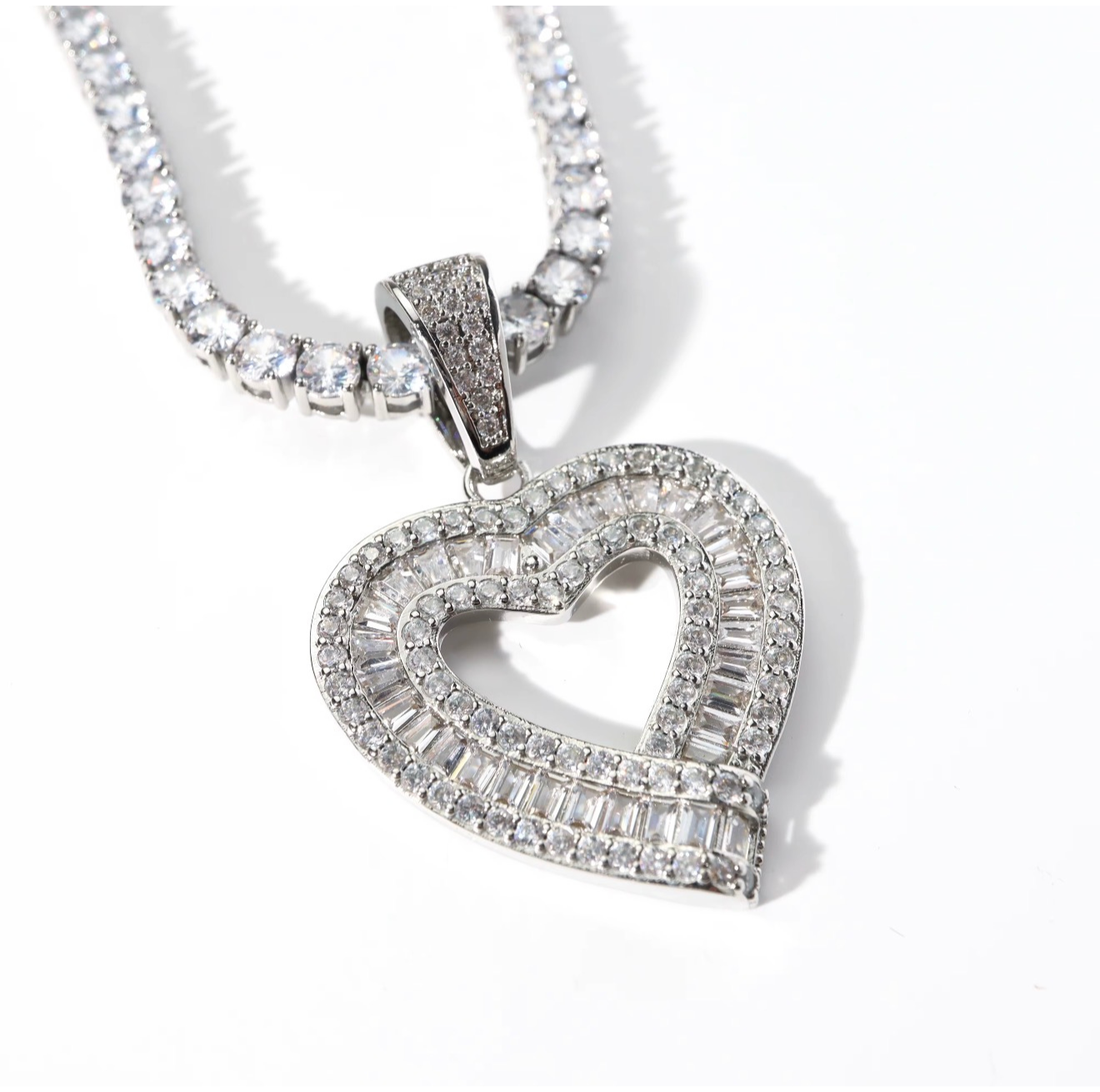 HEART SHAPED NECKLACE